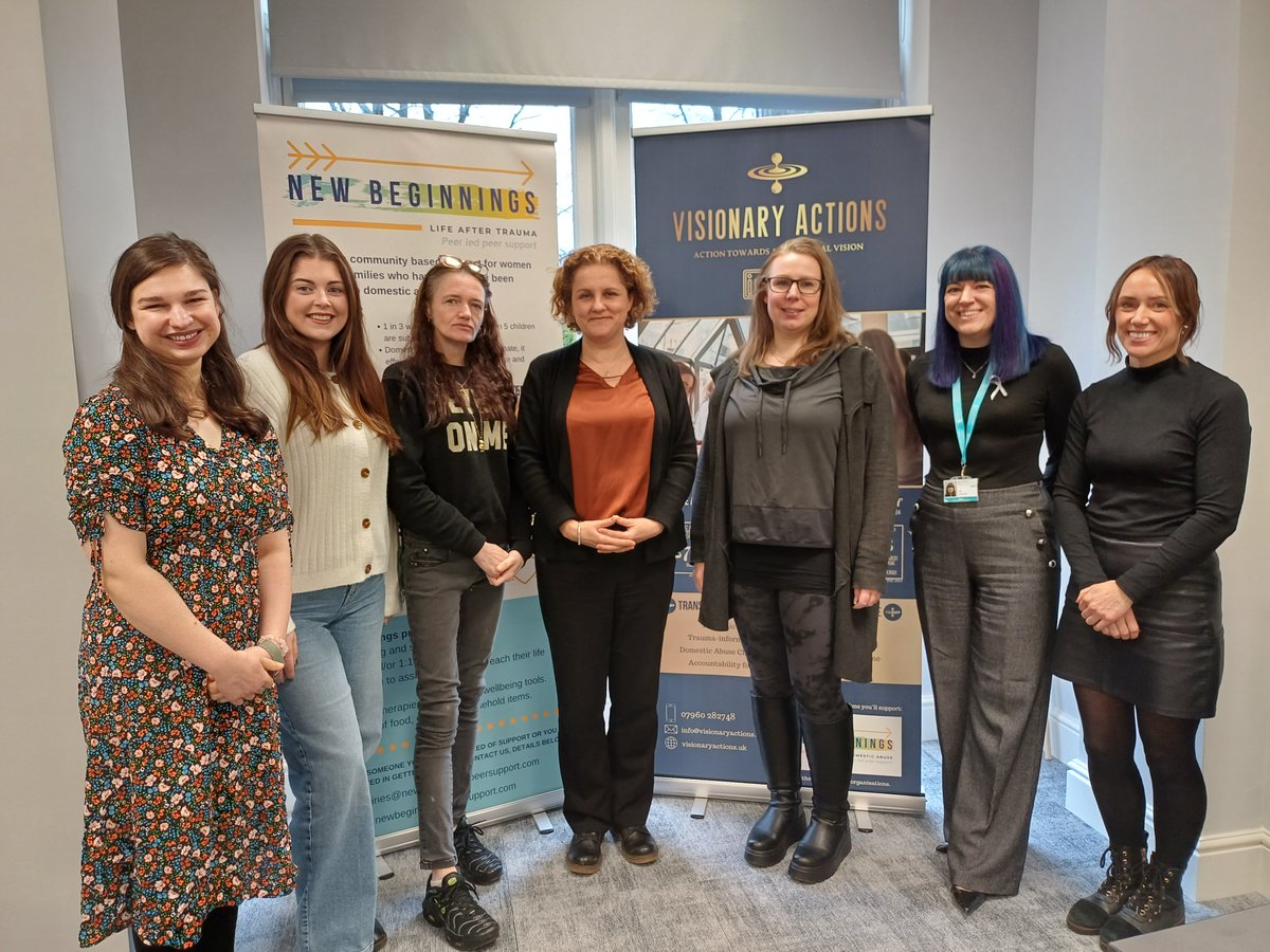 northyorkspfcc's tweet image. @YNYDepMayorPFC Jo Coles paid a visit to @new_peer in Harrogate today, rounding off our #16days campaign

@new_peer is a domestic abuse service for women and children who have previously been subjected to domestic abuse

Find out more about what they do: newbeginningspeersupport.com/what-we-do