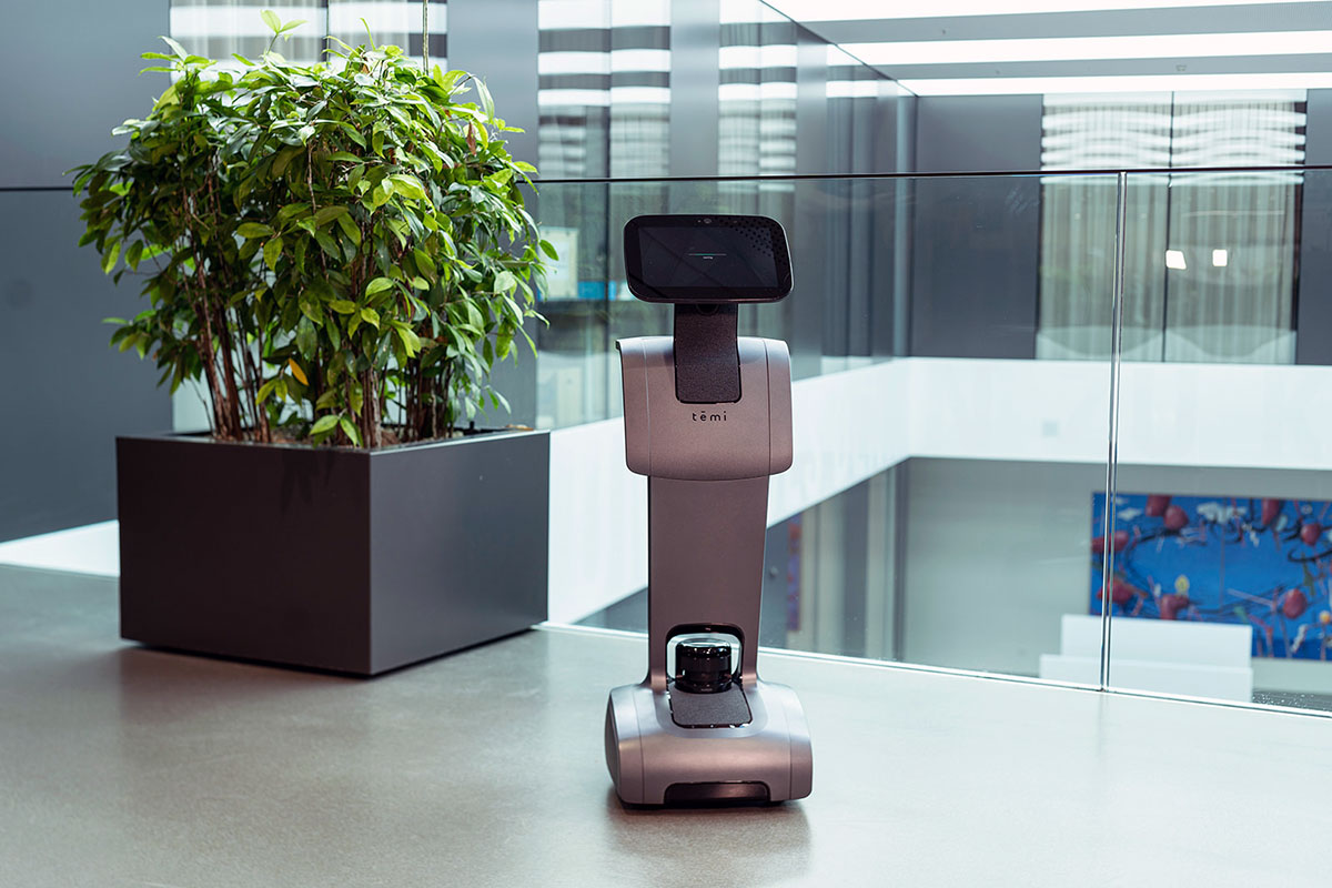 #Roboter «Temi»  im Einsatz im Pflegeheim: Die FHNW untersuchte im Rahmen von Piloteinsätzen, ob soziale Roboter zur Lebensqualität älterer Menschen im Pflegeheim beitragen können. Ein Erfahrungsbericht reflektiert die Potenziale und Herausforderungen.
age-stiftung.ch/foerderung/so-…