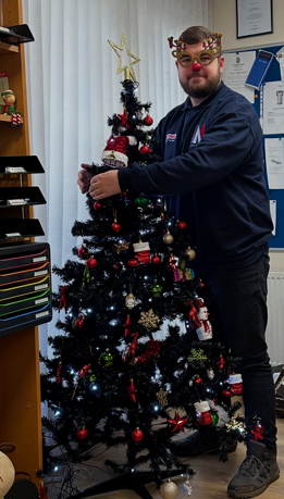 Better late than never, we've been far too busy to put the Decs up.... 🎄🤶🎅

Its beginning to feel lovely and Christmassy now, thanks to Hollie &amp; Liam 😍😍 
#christmas2024
#christmasdecor
#christmastree
