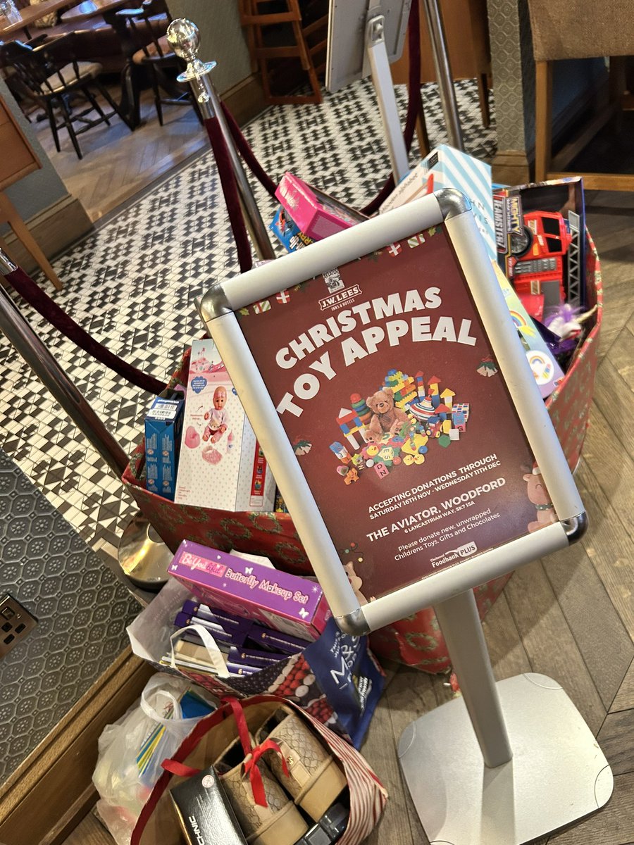 TheAviatorPub's tweet photo. If you would like to donate any gifts to Chelwood Foodbank Plus - Fighting SK Poverty we will be accepting the up until close tomorrow night Wednesday 11th), ready to fill the sleigh on Thursday. #donations #charity #toyappeal https://t.co/hsGDzyFsOW