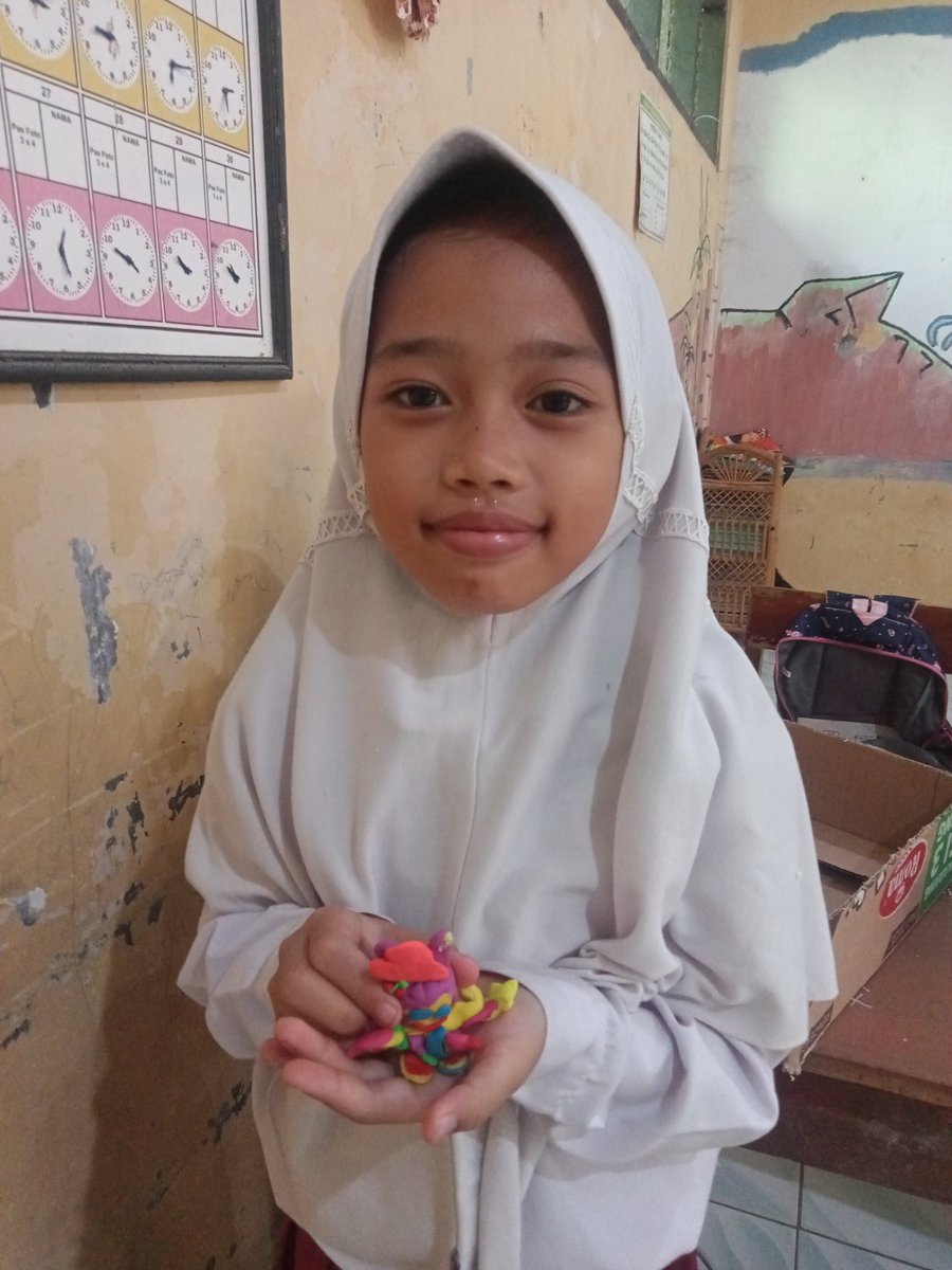 MalikhahIsma's tweet photo. Seni rupa dari plastisin grade 1 https://t.co/RS4bNi38oE