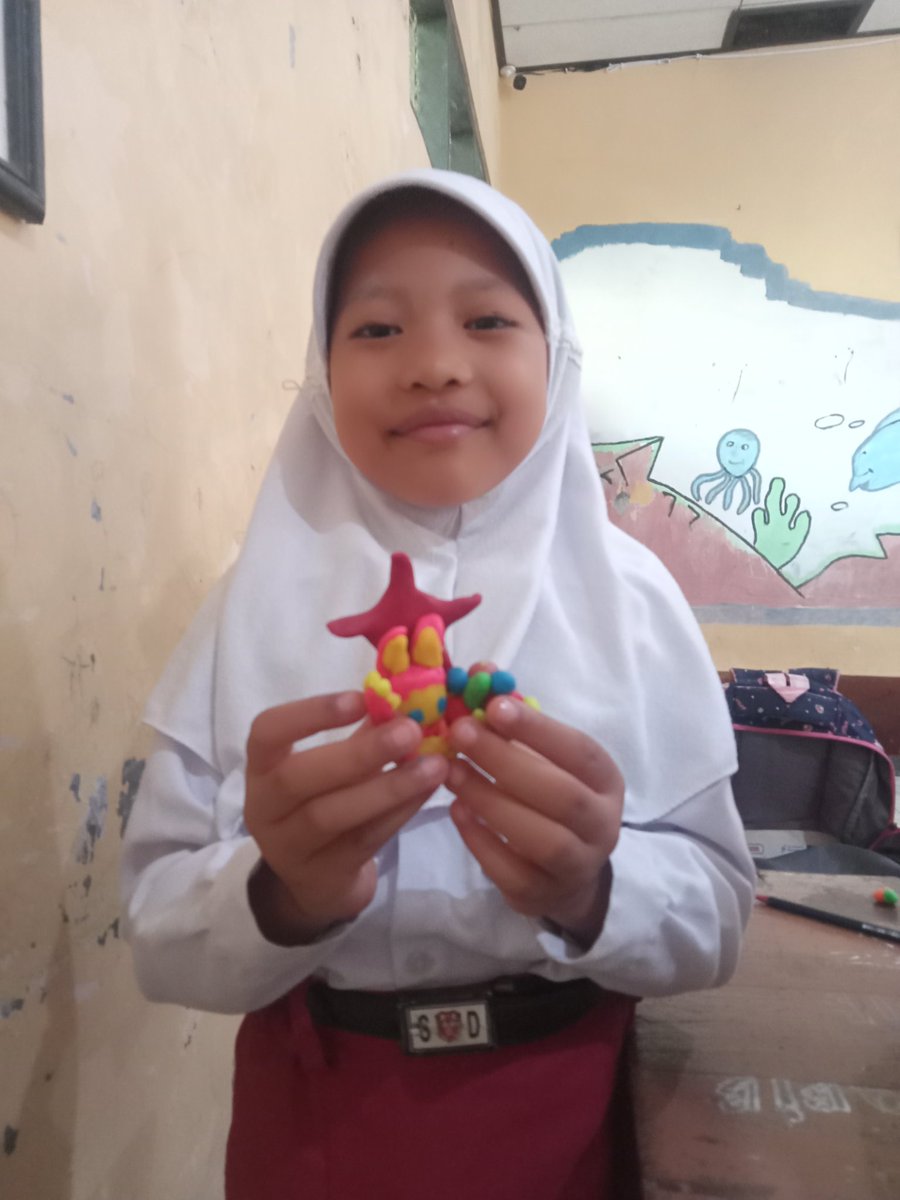 MalikhahIsma's tweet photo. Seni rupa dari plastisin grade 1 https://t.co/RS4bNi38oE