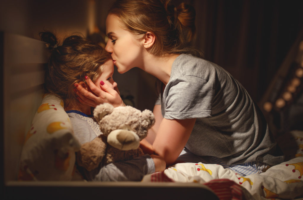 Nous sommes parfois contactés par des parents inquiets car leur enfant mouille encore ses draps 😰
Le pipi au lit (ou énurésie) est un sujet dont certains parents n'osent pas toujours parler. Il est pourtant fréquent et mérite d’être abordé sans honte sommeilenfant.reseau-morphee.fr/enfant/patholo…