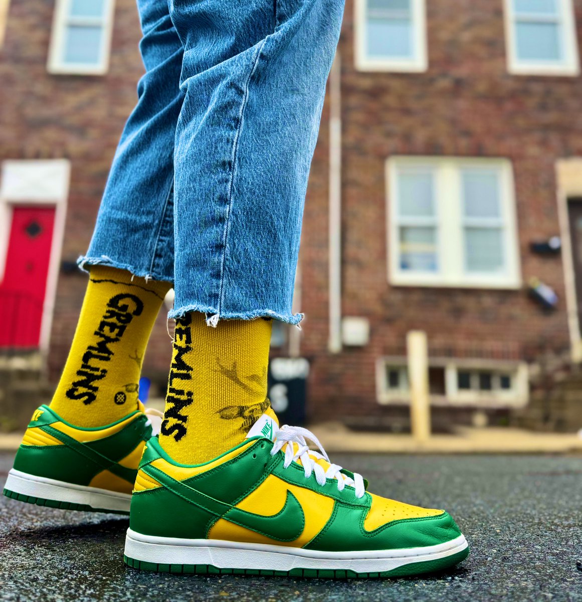 abuamiraah's tweet image. Back outside #dunks solid Tuesday! Have a productive day and most of all #wearyoursneakers #socks