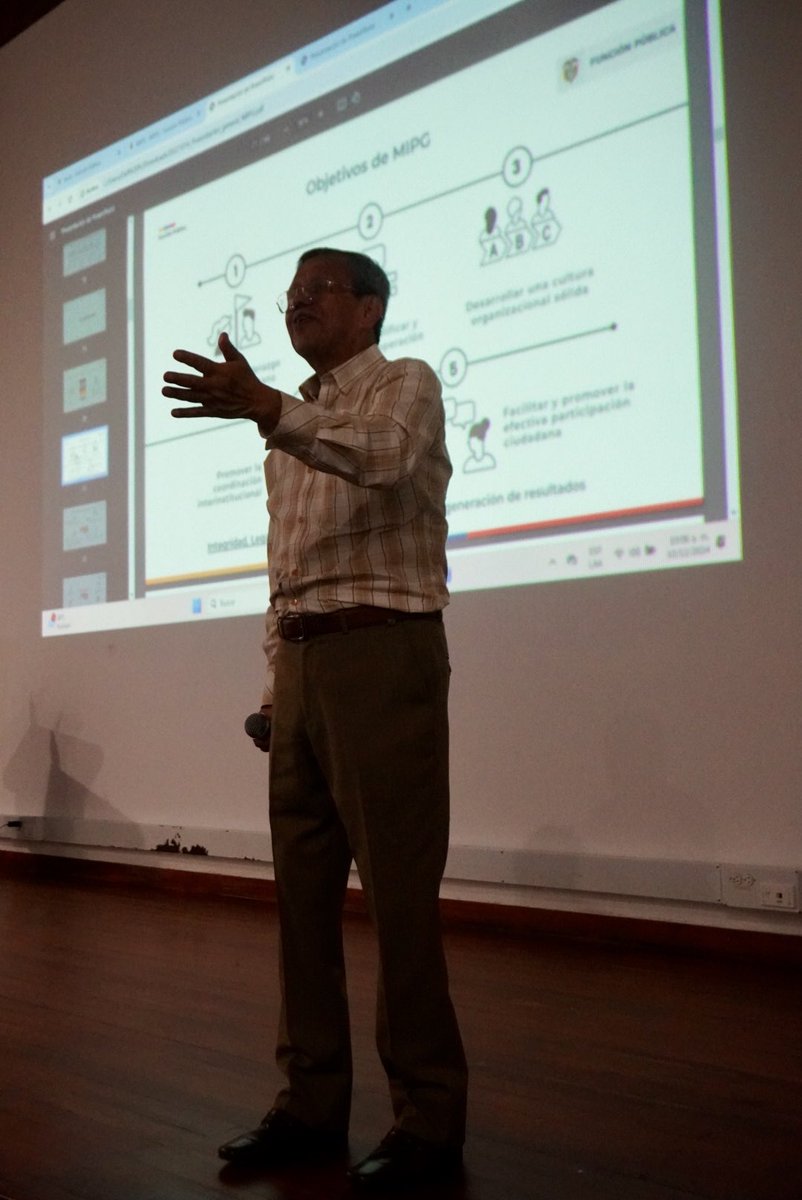 personeria_de's tweet image. #Capacitación #MIPG

👨🏾‍🏫En este momento, 🙋🏻‍♂️estamos participando en una 👨🏾‍🏫capacitación dirigida a los 👨🏾‍💼funcionarios públicos y 🏢entidades sujetas a control 🔎, enfocada en el Modelo Integrado de Planeación y Gestión (MIPG).