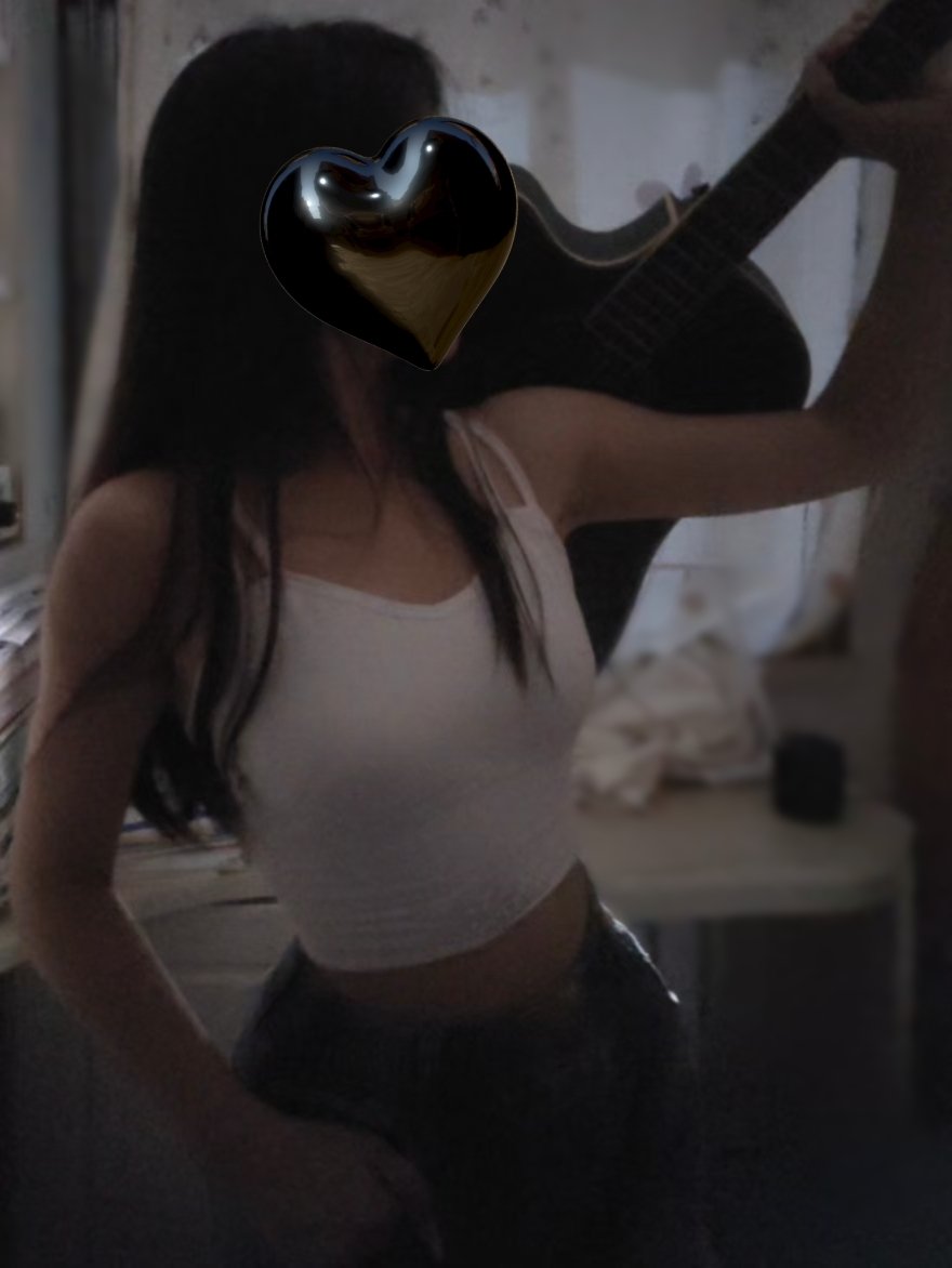 ShaShouR0's tweet photo. 被我踩死，难道不是你最幸福的死法吗？
把自己的一切都双手奉上吧，这样才能让我多看你一眼呀，小可怜🐛 https://t.co/1Wen02ygk7