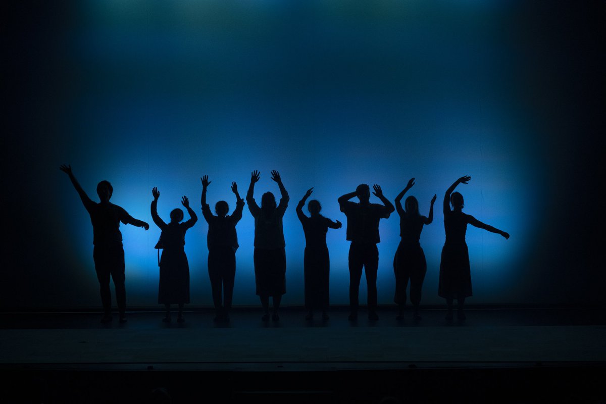 Lehenengoa: 2024ko ekaina, ‘Bagoiaz’ emanaldiarekin

Bigarrena: 2024ko abendua, ‘Nahastumbury’ emanaldiarekin

Biak Antzoki Zaharrean, urte berean, wow. 

Wow, wow. 

Barkatu, euskaraz atx.

Atx, Atx.