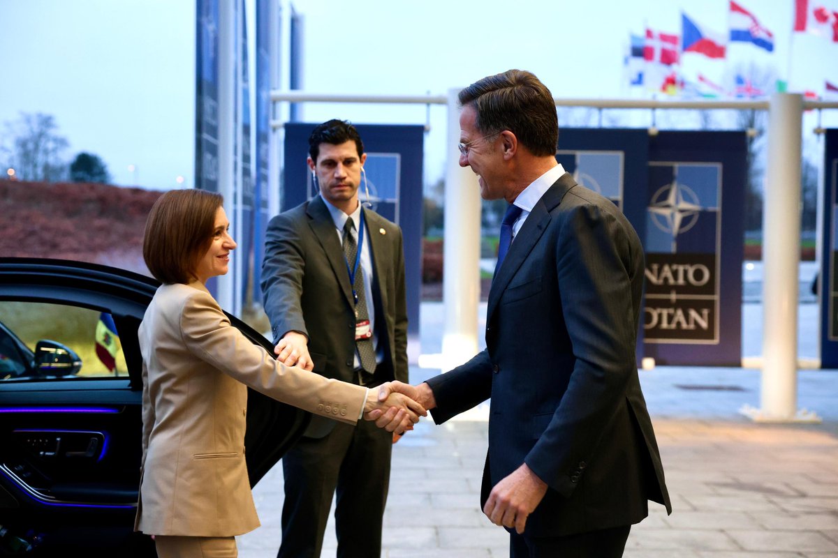 Mark Rutte (@secgennato) on Twitter photo Good to meet with President <a href="/sandumaiamd/">Maia Sandu</a> 🇲🇩. #Moldova is an important and long-standing partner. #NATO will continue to support #Moldova's resilience, defence capacity, and path to European integration. Good to meet with President <a href="/sandumaiamd/">Maia Sandu</a> 🇲🇩. #Moldova is an important and long-standing partner. #NATO will continue to support #Moldova's resilience, defence capacity, and path to European integration.
