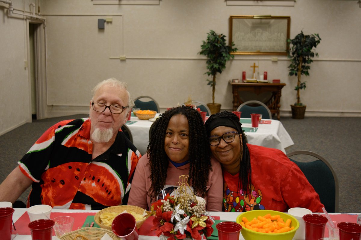 FlatRockHomes's tweet photo. Thank you to Sandusky Trinity UMC for hosting the first Flat Rock Community Services Christmas Party of the year! Everyone had a blast singing songs, opening gifts, and visiting with Santa.

More pictures of the fun are available on our website.

#FlatRockHomes #MerryChristmas https://t.co/x0oTPgAt3X