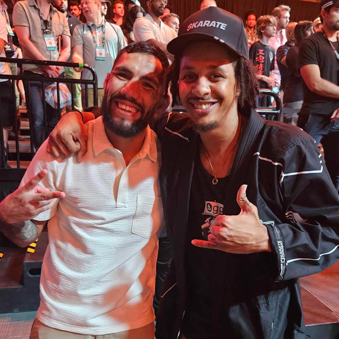 In less than 10 days, one of the Warriors will walk out of the PIT a Karate Combat World Champion 🥋

Who are you putting your $Karate on?

#TeamChelmiah or #TeamVergara? 👀  #KC51