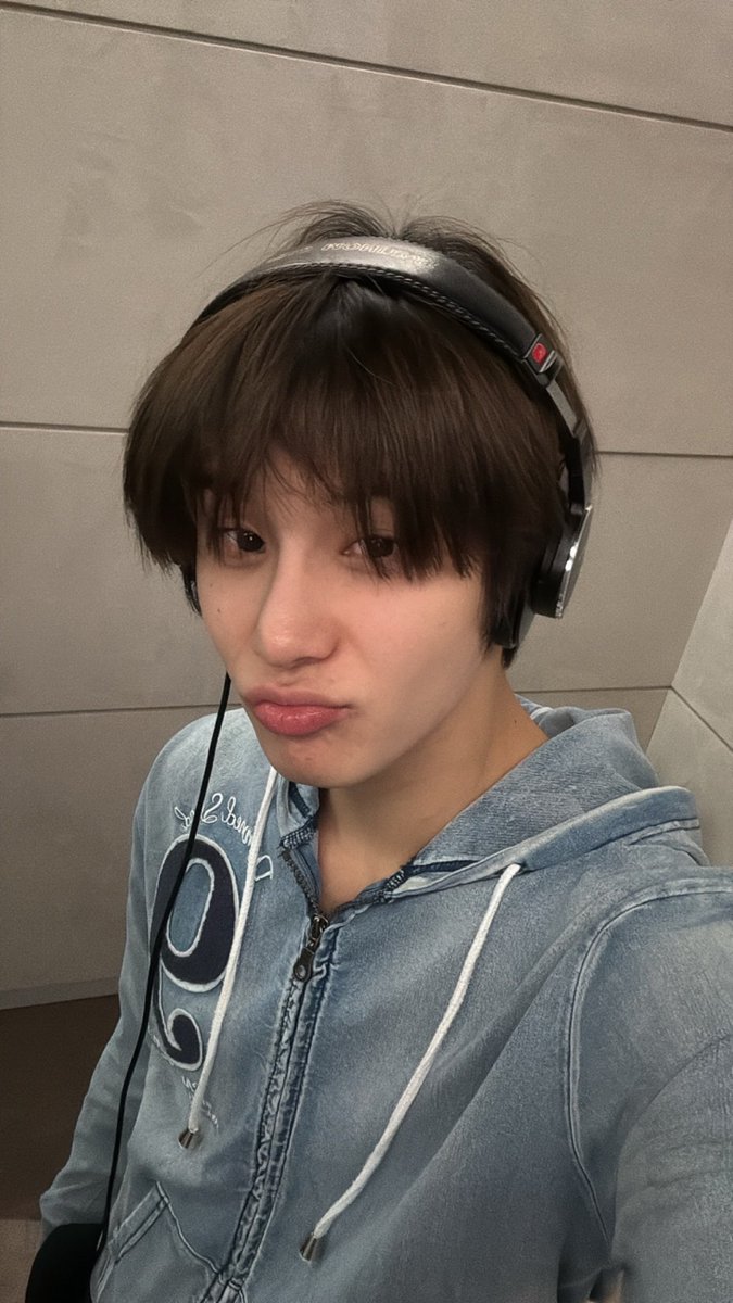 146vinyls's tweet photo. Kim Jungwoo
26 
Engineering and Musical Degree
SOUTH KOREAAAAAA https://t.co/gHkV4UpGpW