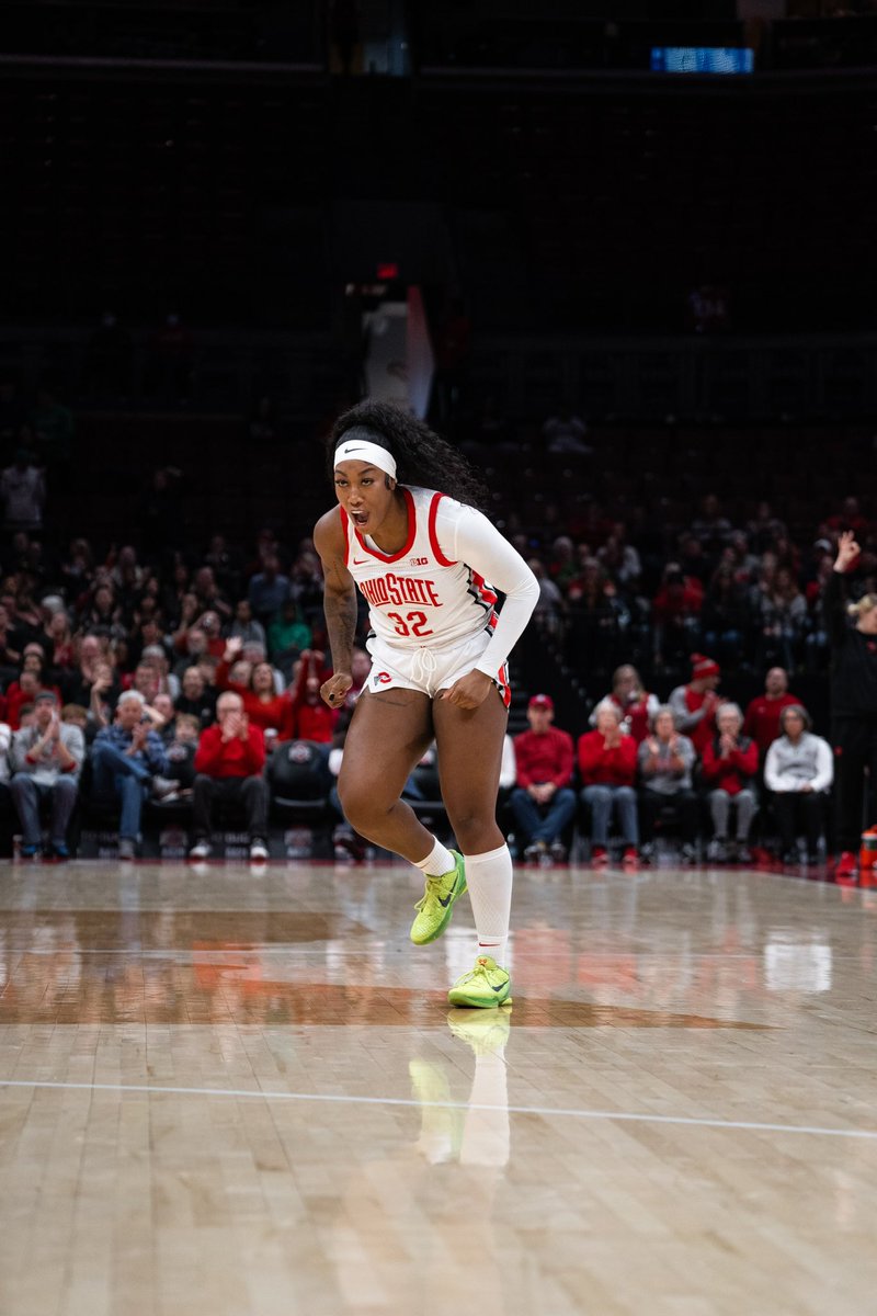 macymadeit's tweet photo. first B1G win in the books ‼️ https://t.co/5JWLkHTDk4