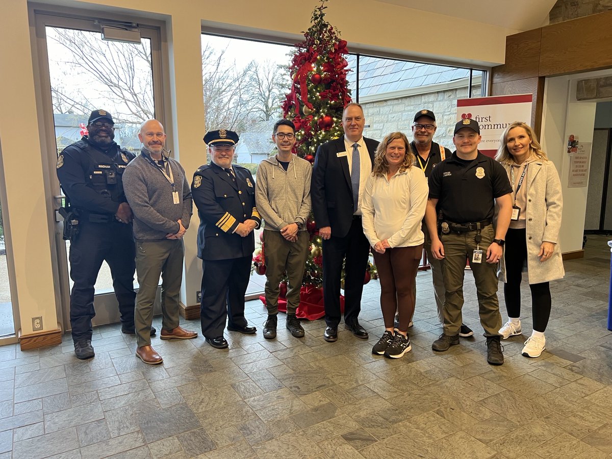 CityofUAPolice's tweet photo. Thank you, #UpperArlington! ๐๐ Your generosity helped us collect 1,500 pounds of food during the Cram A Cruiser Food Drive. Donations were delivered to Heart to Heart on Monday to support local families this holiday season. ๐๐ #UAPD https://t.co/2VwrKG7Ge7