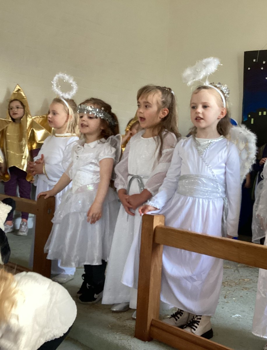 YsgolCefnM's tweet photo. We have had 2 super days of Christmas concerts 🎄🌟

All of our amazing children have performed with confidence and bravery and we couldn't be any prouder of them all. Da iawn pawb 👏 https://t.co/brQXYifx5b