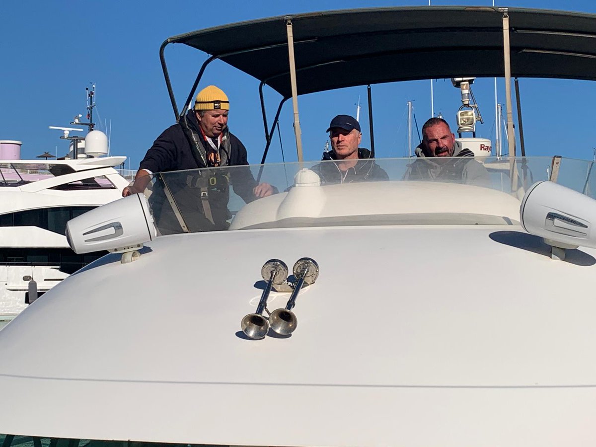 AllabroadSail's tweet photo. Blue sky https://t.co/WzqzsnQMFd