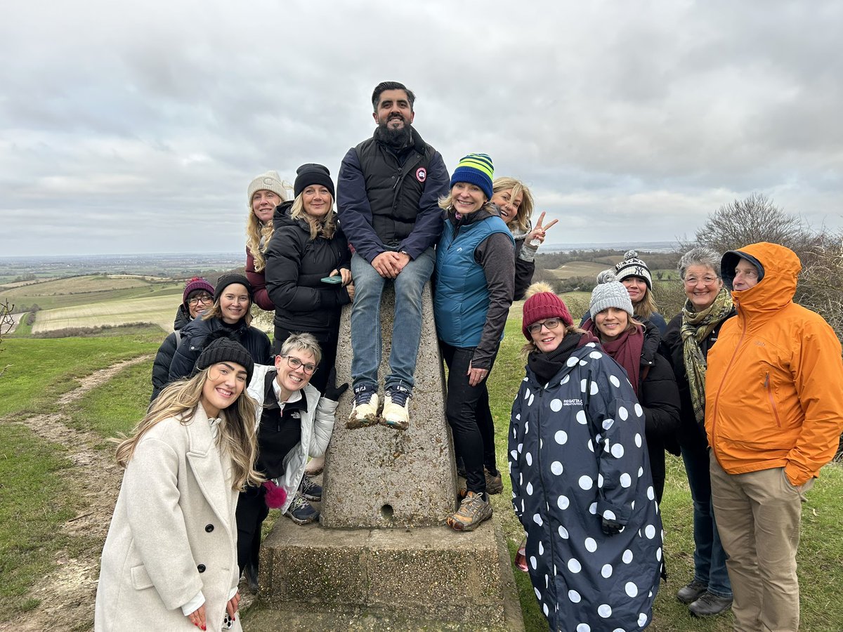 ChilternLT's tweet photo. A really enjoyable team building Winter Walk for our fab central team at the end of the day today. They work so hard so we sent them up a mountain as a small thank you 🙏😂. Thanks @JeffoA28 for organising such a lovely event. https://t.co/DSrQfzPtdw