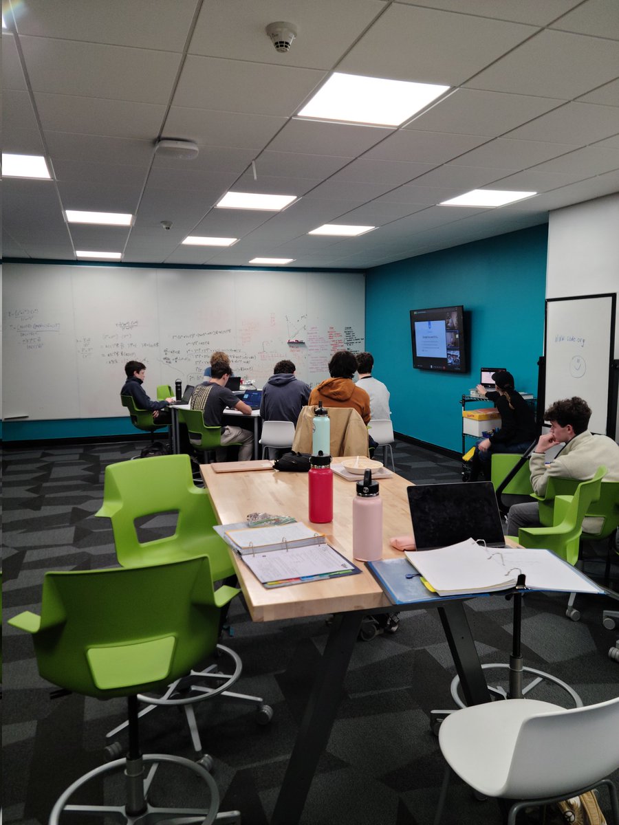 RFH_STEM's tweet image. RFH Computer Programming Club hosts their Hour of Code! @RFH_Regional