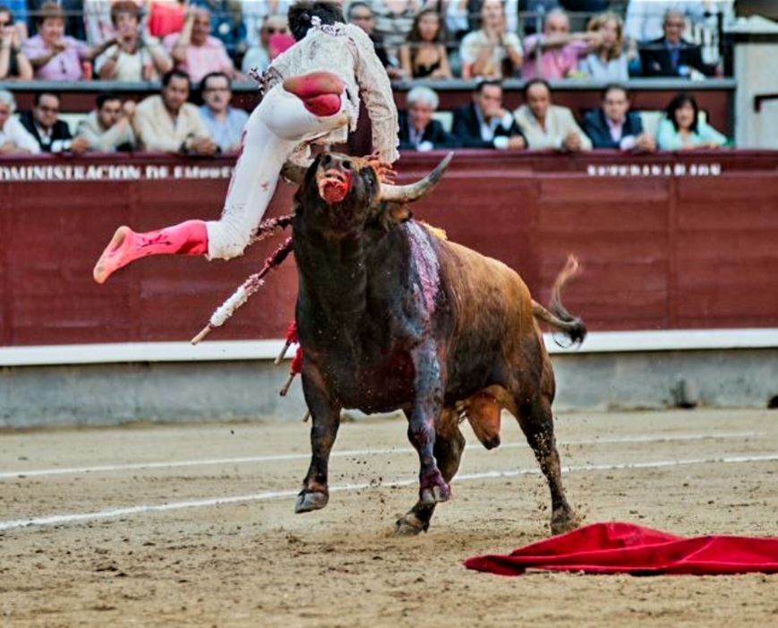 "El miedo a la muerte se deriva del miedo a la vida. Un hombre que vive plenamente está preparado para morir en cualquier momento". Mark Twain.