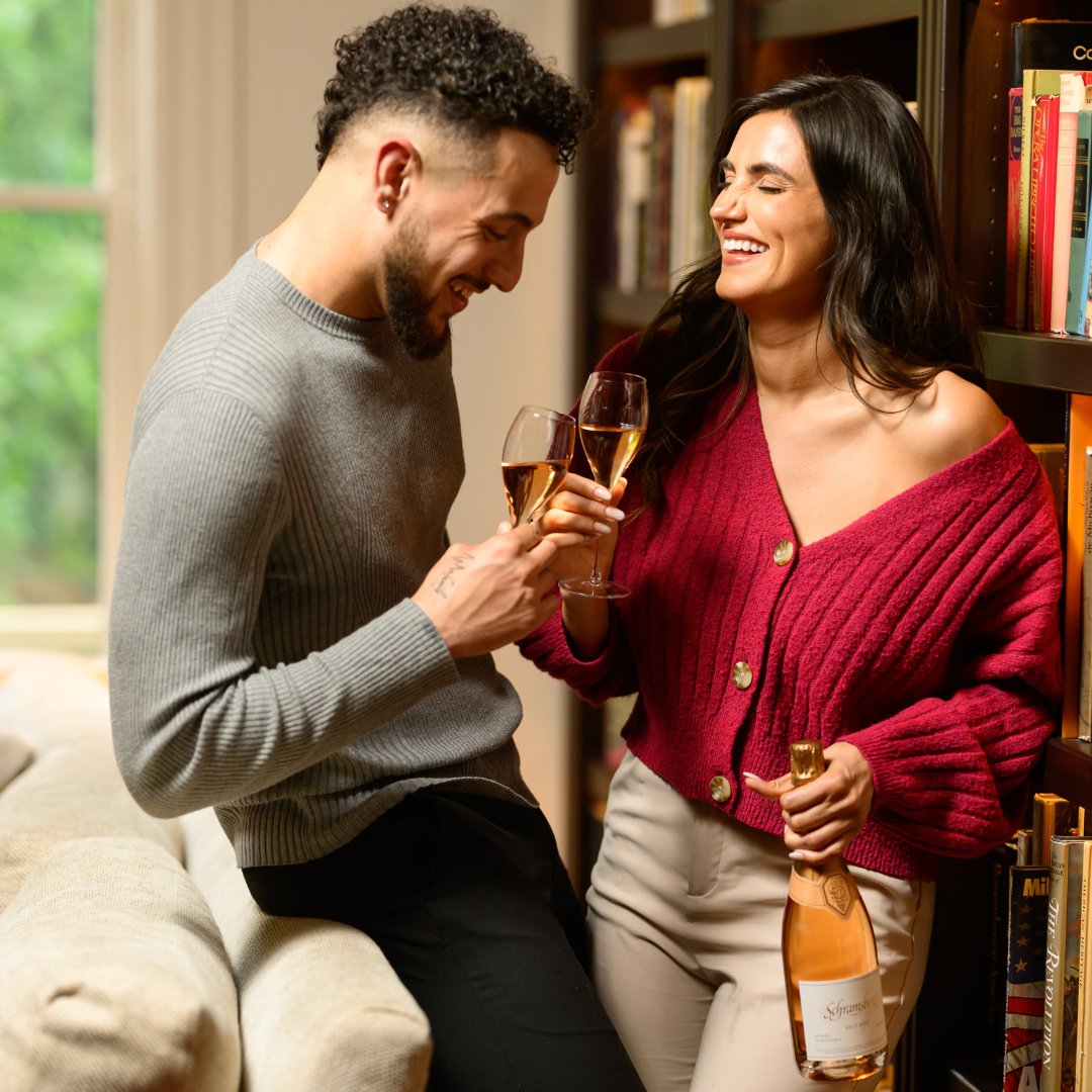 Schramsberg's tweet photo. When the world gets chilly, we pop a bottle of Brut RosΓ© and let the sparkle warm us up. π₯
#schramsberg #sparklingwine #brutrose #methodetraditionnelle #winterwines #fallwine #cozymoments https://t.co/7VgGQLAL8a