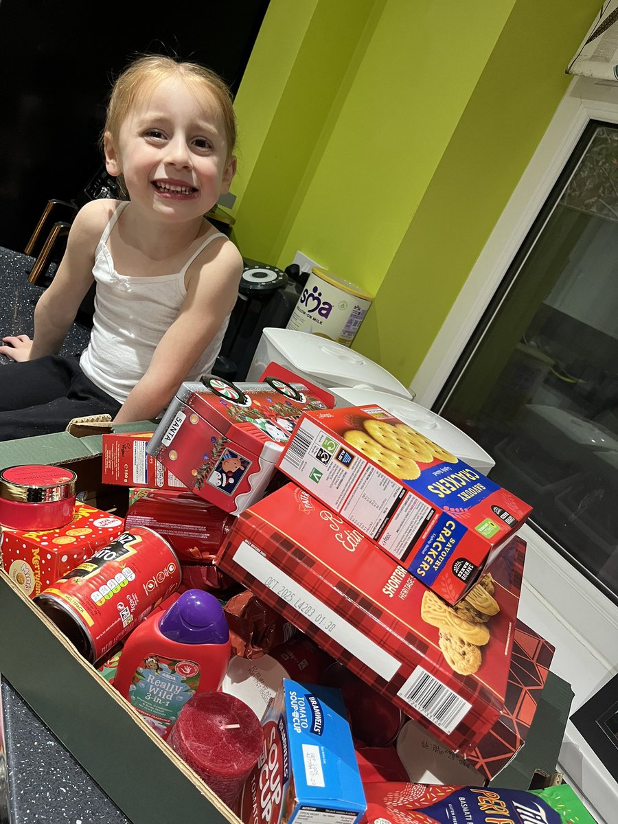 MissCrawley41's tweet photo. @FriendsofOCinfs @Overchurch_Inf Matilda is very happy with her red hamper! Thank you 🌈 ❤️ https://t.co/QgEB1S0EQ1