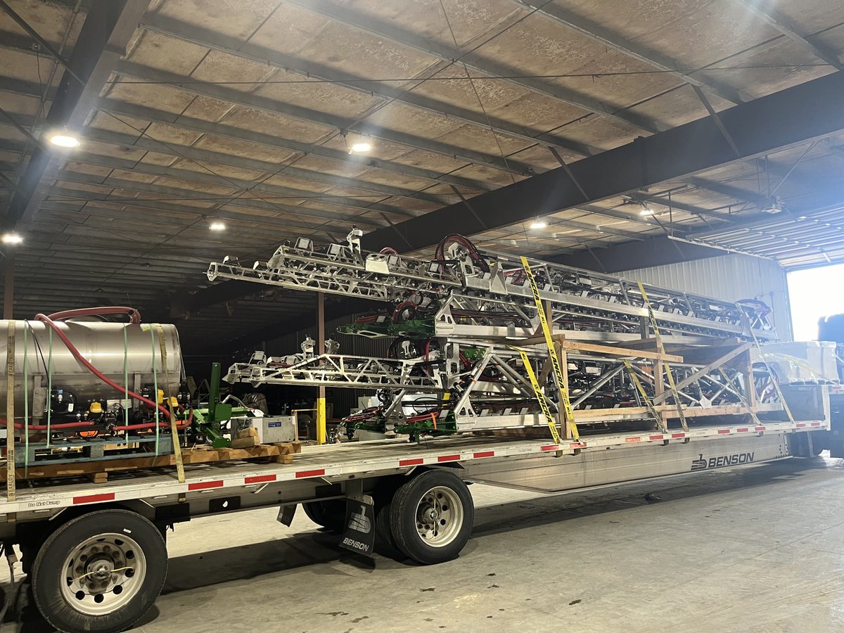 Every detail counts in making #precisionspraying more efficient. Greeneye's #retrofit system is pre-installed on a  proprietary #aluminum boom. Key features:
✅Lightweight &amp; durable
✅Dual lines 
✅Optimized design 
✅Recirculating nozzle line 
✅Precision
✅Corrosion-resistant