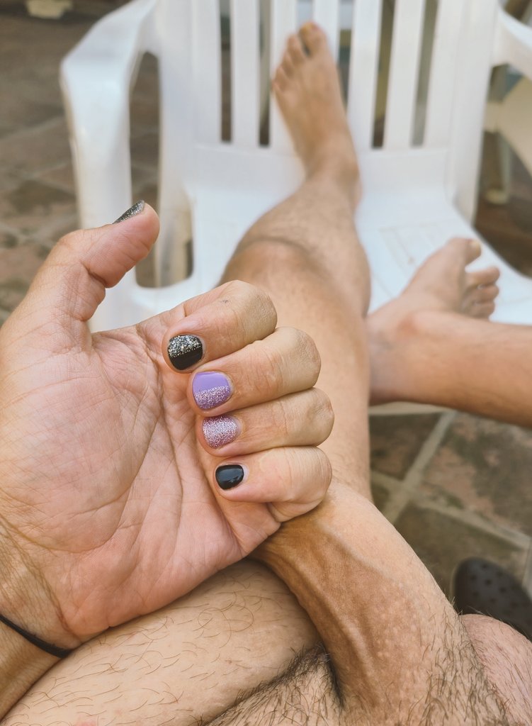 Q lindas mis uñas...