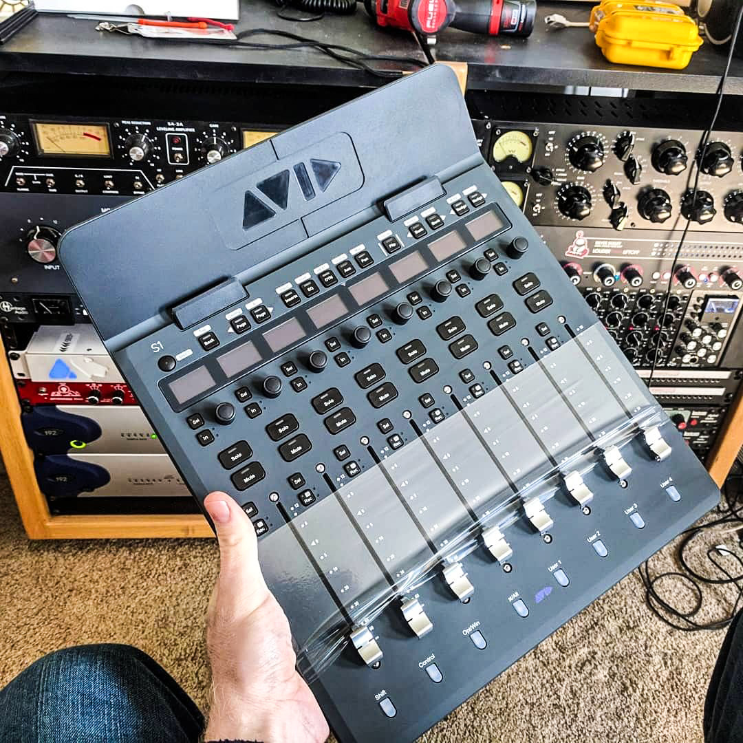AvidProTools's tweet image. 🔊 Avid S1 control surface arrived! 
📷 instagr.am/themountainman… 
▶️ avid.com/s1
⠀
#avids1 #controlsurface #eucon #audio #recording #avid #audioengineer #studiolife #mixing #protools #daw