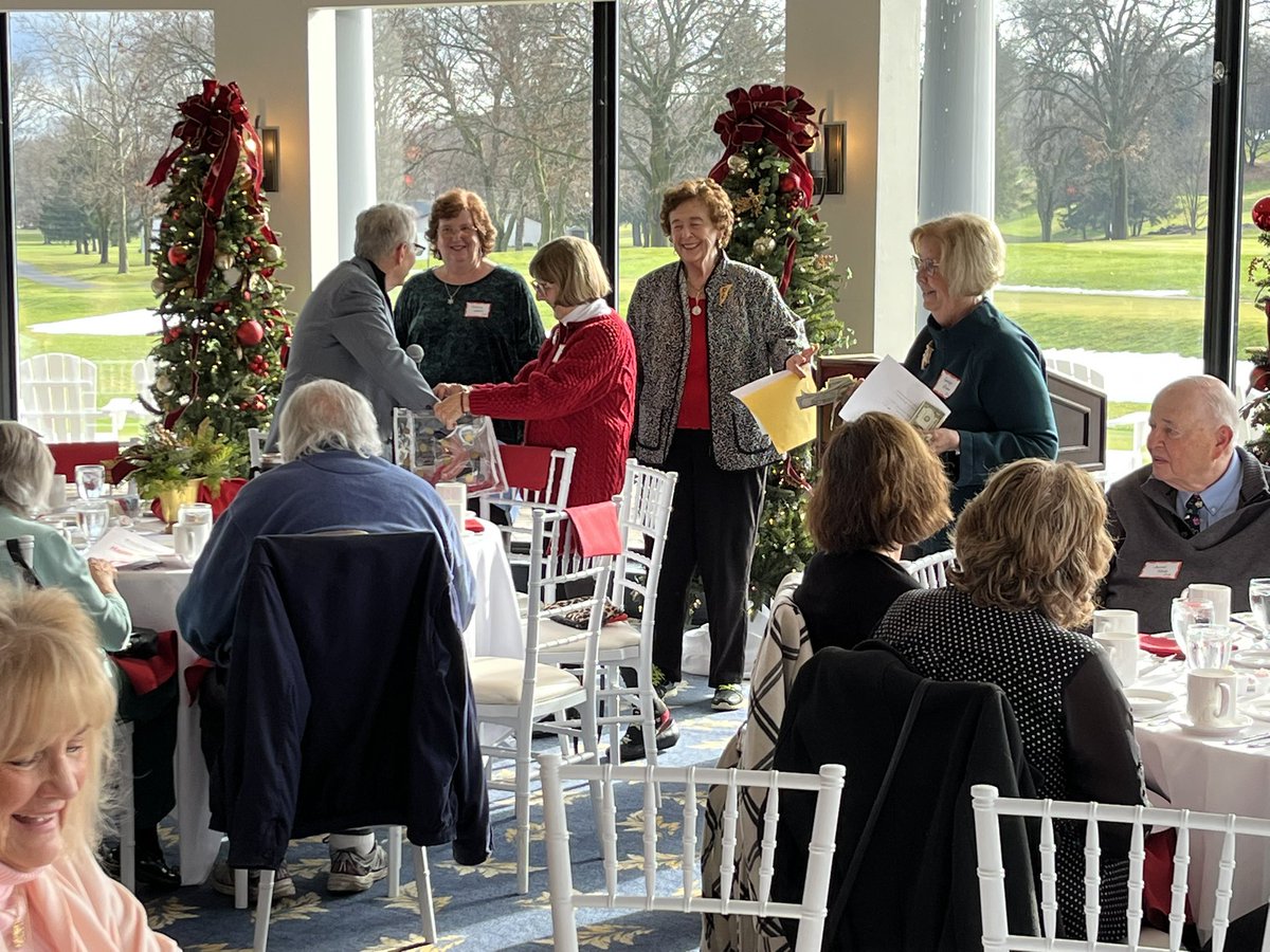 clearypm's tweet photo. @nysut retirees from CNY celebrated the holidays with a luncheon meeting at the Bellevue CC. Scholarship fund 50/50 raffles, Vote Cope and PAC updates and lots of great conversations! #UnionStrong #UnionForLife @NYSAFLCIO https://t.co/VsJ2Sek04T
