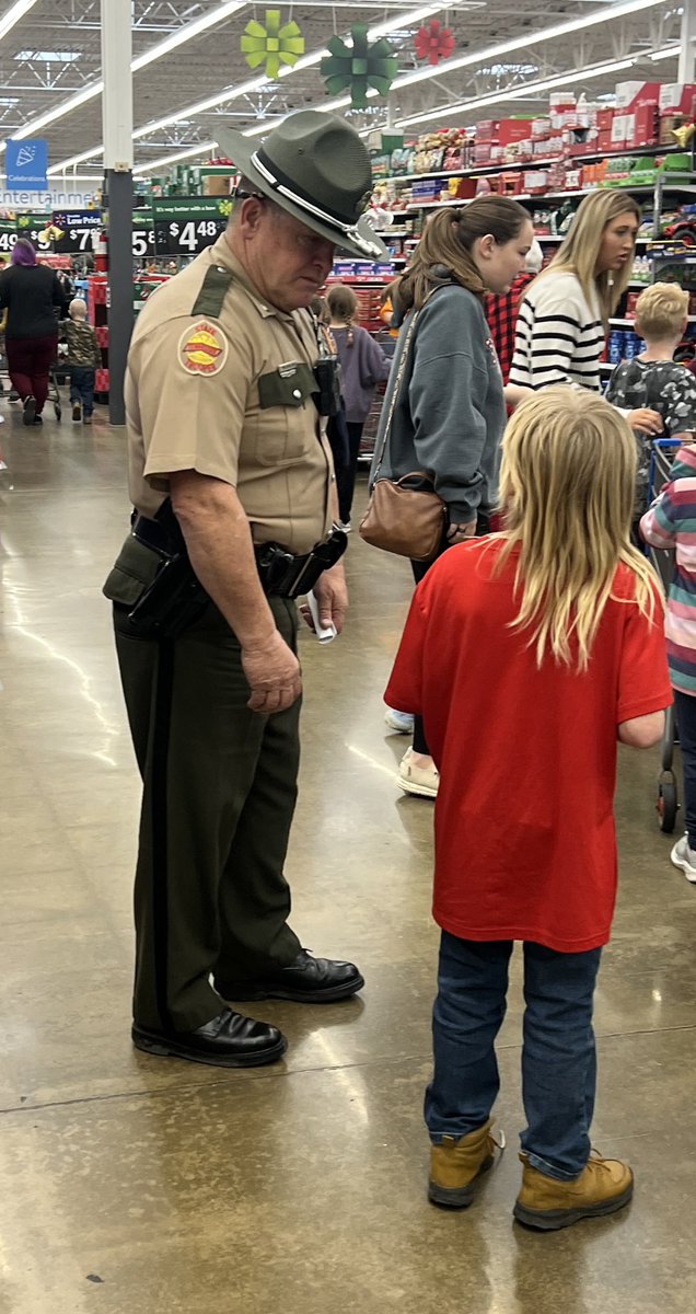 THPJackson's tweet photo. Members of Troop E were out in full force and were able to help out with the annual Country Christmas event in Savannah. This event has been in the works for several years, and our members always enjoy helping out every year! #CommunityFirst 
#JoinTHP https://t.co/H7biZQ7t13