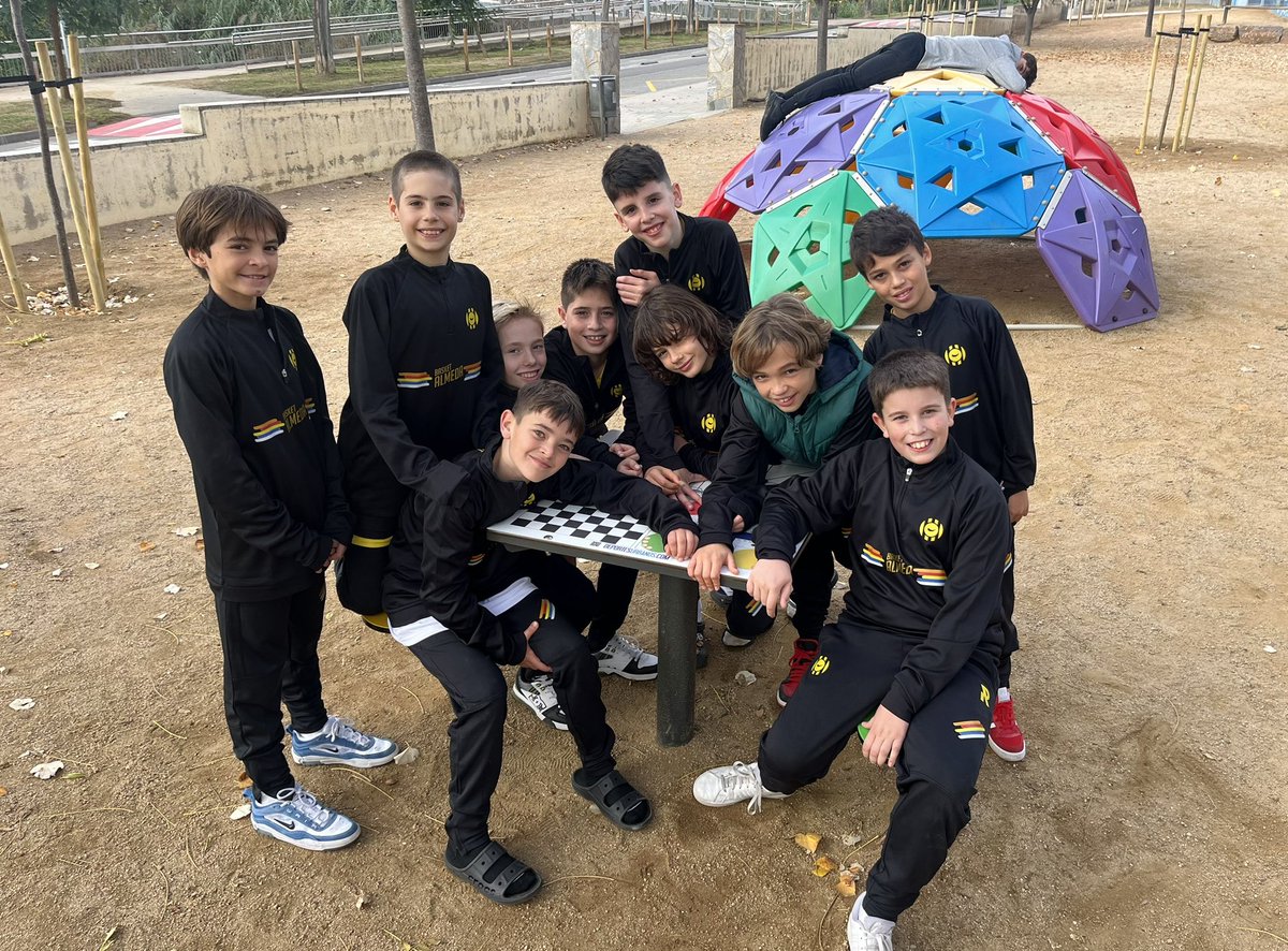 🏀 <a href="/CopaMaresme3V/">Copa Maresme 3Viles</a> 

👉🏻 El Mini Negre masculí finalitza en 5a posició d’entre 20 equips participants!

Tres ✅ vs. <a href="/BasquetManresaB/">Bàsquet Manresa Base</a>, <a href="/CBGRUPBARNA/">C.B. GRUP BARNA</a> i <a href="/ninerschemnitz/">NINERS Chemnitz</a> i una ❌ vs. <a href="/cbalcobendas/">Baloncesto Alcobendas</a>.

👏🏻 Primer torneig per aquest equip competint entre els millors. Molt contents!🖤💛