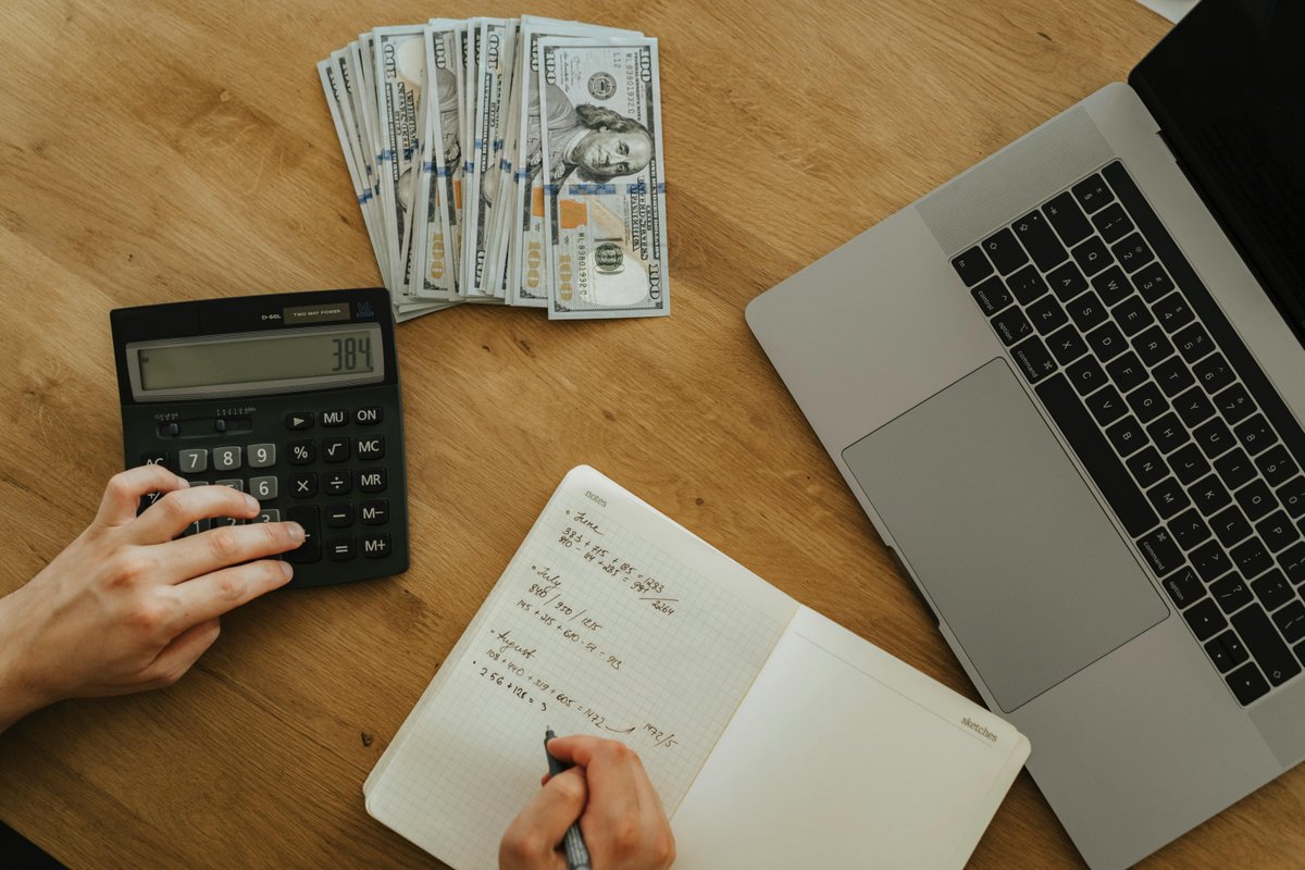 SchellerAnna's tweet image. Invest in good accounting software. It&apos;ll save you headaches come tax season.

#SmallBizTech