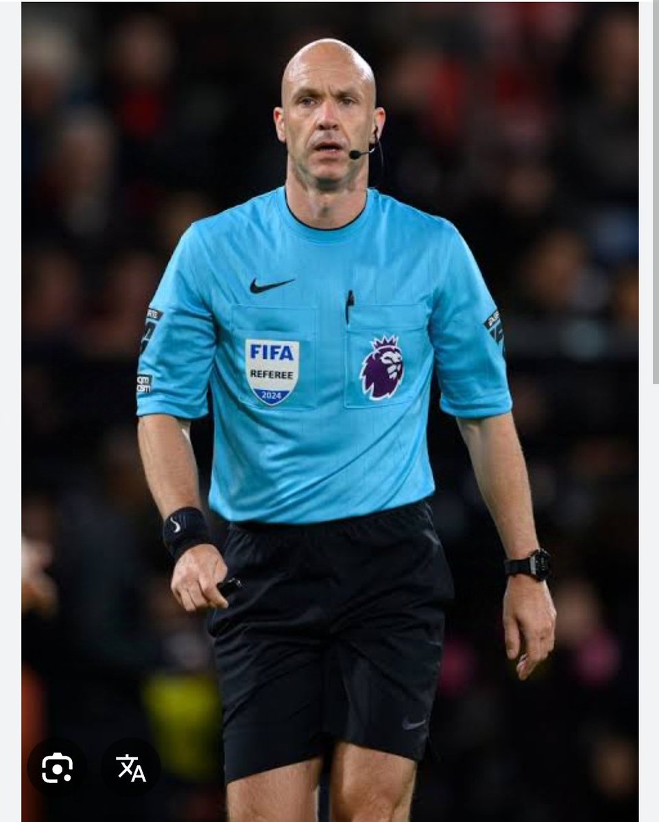 Este senhor, depois desta primeira, tem que ser banido, pelo menos, dos jogos internacionais, das equipas portuguesas.