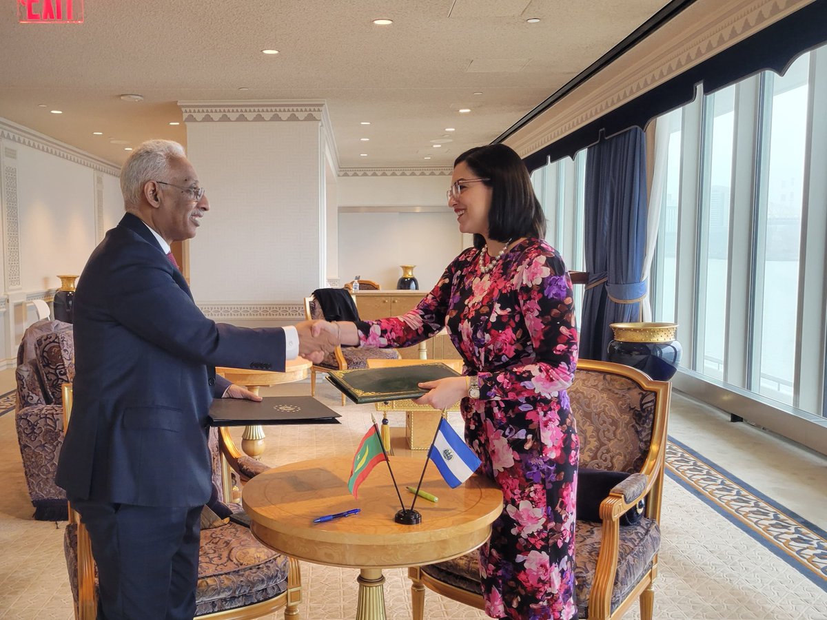 El Salvador continues to forge and strengthen its ties with Africa, with a vision of fostering cooperation and mutual growth. I had the great honor of signing the establishment of diplomatic relations with: 
🇩🇯 Djibouti <a href="/AmbDoualeh/">Mohamed Siad Doualeh</a>
🇿🇲 Zambia <a href="/ZambiaMissionUN/">Permanent Mission of Zambia to the United Nations</a>
🇲🇷 Mauritania