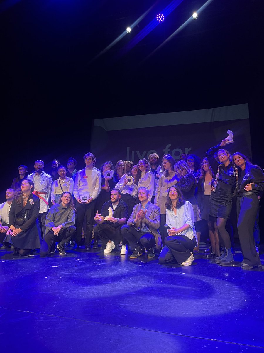 🏆Les résultats sont tombés ! Bravo aux 6 lauréat.es du #Prixgabriel2024
👉Catégorie Jeune Leader Positif : Greenstep Project, S.W.A.G Studio, Des terres minées.
👉 Catégorie innovation à impact social et/ou environnementale : Ville à joie, Miam up, Komune média.