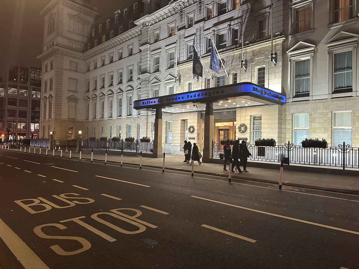 inpaddington's tweet photo. Spot the difference. https://t.co/TVA68flHnn
