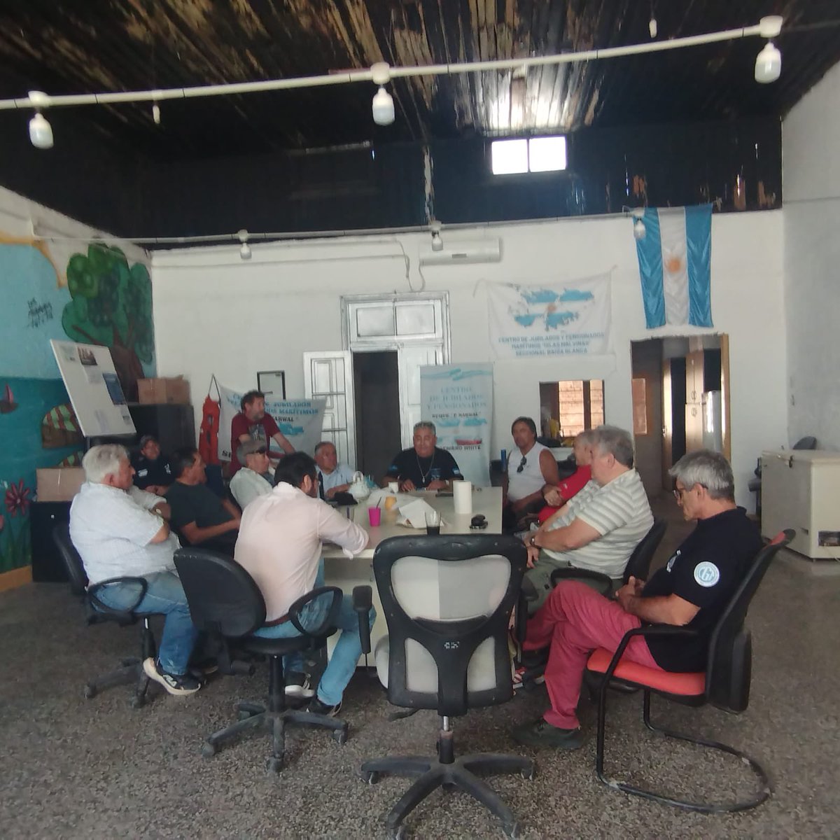 Junto a <a href="/CabironSilvina/">Silvina Cabiron</a> visitamos la sede del Centro de Jubilados y Pensionados Marítimos Buque Pesquero Narwal, ubicado en Ingeniero White.

El presidente Marcelo Groso junto al resto de sus miembros nos comentaron algunos aspectos salientes sobre este nuevo espacio,