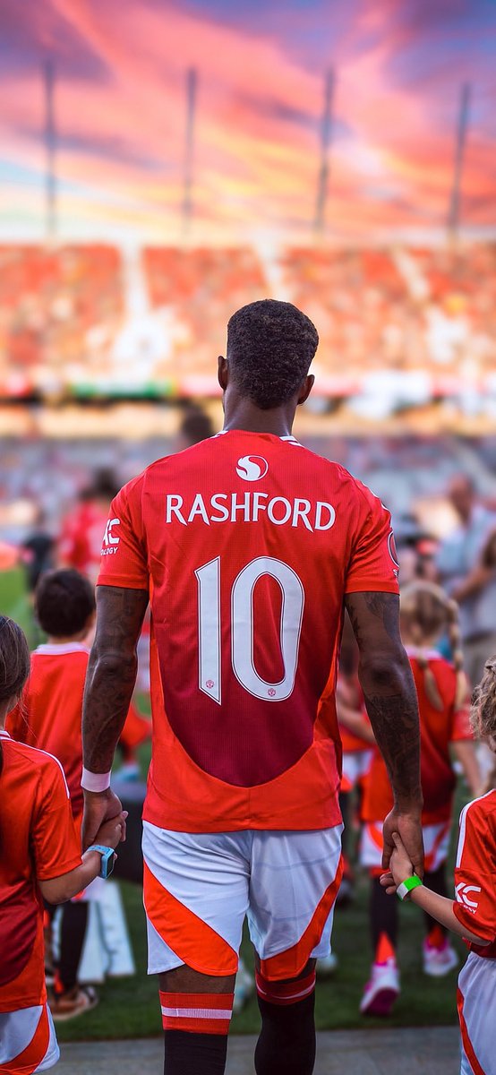 Miniruks's tweet photo. Everyone’s a body language expert when it comes to Marcus Rashford. Never hear it about any other player. It’s bordering on racism.

Anyways they’ll never make me hate him. Never. https://t.co/zyeVo5zaWE