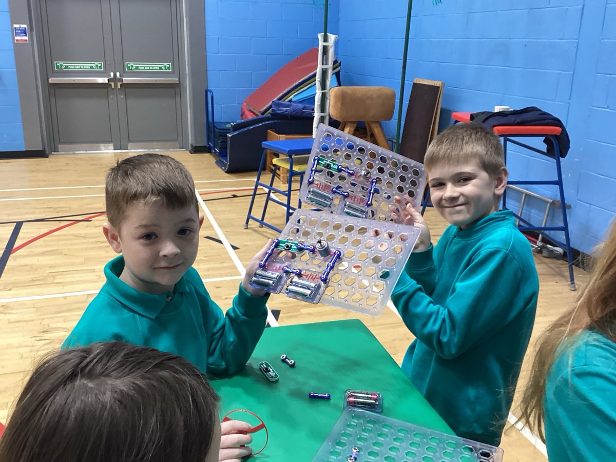 FordbankPS's tweet photo. Primaries 4, 4/5 and 5 had great fun today being challenged to problem solve and think creatively by @RNinScotland @NavySTEM as they took part in STEM workshops today! @STEMedscot @STEM_Ren @DigiLearnRen #coding #spheros #problemsolving https://t.co/LvsUxWj1fR
