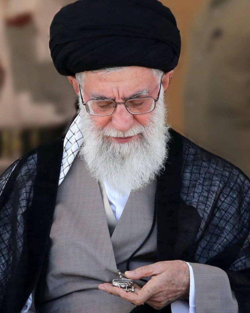 Hamidj65's tweet photo. ببخشید آقا جان همه جهاد تبیین به دوش شما افتاد ...
اللّهُمَّ احفَظ لَنَا سَیِّدَنَا وَ نُورِ عَینَنَا وَ قَلبِنَا الَذَّی بَینَ جَنبَینَا قَائِدِنَا اِمَامَنَا الخَامِنِه‌ای اِلَی قیام مولانا المهدی (عج)❤️ https://t.co/Jur3EnFgFo