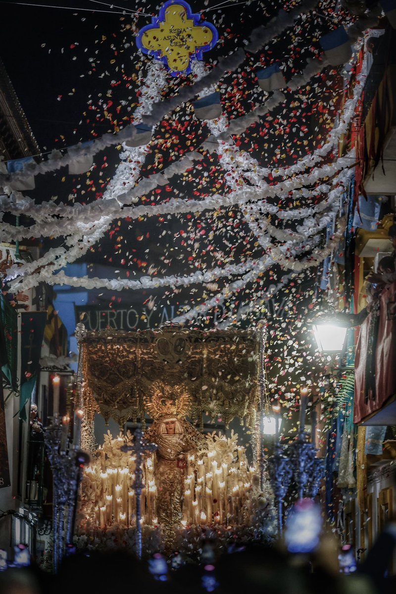 SALVE REINA Y MADRE MARINERA SABES QUE TU GENTE NO DESCANSA QUE SE SIENTEN SOLOS SI TE ALEJAS QUE SE SIENTEN SOLOS SI TE MARCHAS…<a href="/EspDeTriana/">Esperanza de Triana</a>