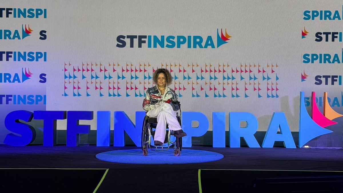 STF_oficial's tweet photo. Agora no #STFinspira: a colaboradora do @STF_oficial e ativista em prol da inclusão de pessoas com deficiência, Mariana Guedes, explica como a deficiência é uma construção social e que é preciso urgentemente desconstruir isso: https://t.co/DhQ5pmCuwT
#Acessibilidade: contém descrição acessível