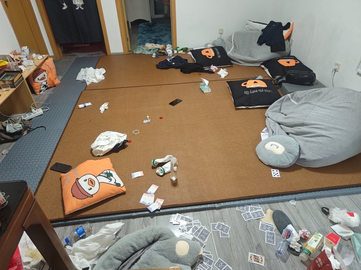 What happened here?
Where is everyone?