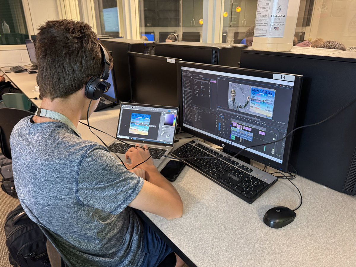 PRHS_Tech's tweet image. Your weather guy Ace Norris works diligently everyday to give us the most up to date and accurate weather for your Bear News Network. He’s using both Adobe Premiere for video edits and Photoshop to for graphics. We ❤️ Ace
#PalmettoRidgeHigh
#NaplesFl
#BearNewsNetwork