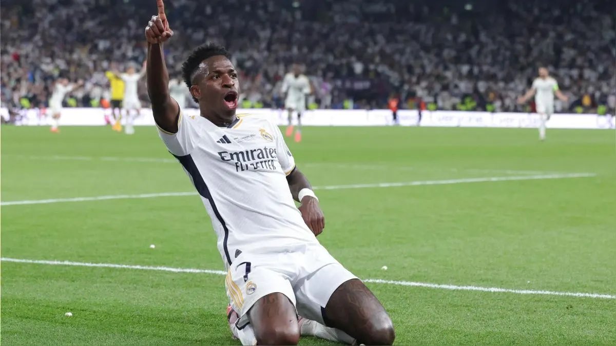 futbolConJC's tweet photo. ¡GOOOOOOL de vinicius junior al minuto 56! Gana el Real Madrid 2-1 al atalanta #realmadrid #Vinicius #viniciusjunior #gol #champions #championsleague https://t.co/zUQI9ekzTf