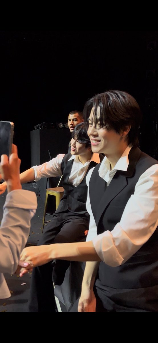 aachoiaa's tweet photo. แฟนมีนที่น่ารัก และอบอุ่น น้องๆและทีมงานใส่ใจและทำได้ดีมากๆ ขนาดมาคอนเที่ยง ยังเลิกตี5ครึ่งได้ คุ้มค่าเกินราคาจริงๆ รอบหน้าถ้าได้บัตรแพงสุดอยู่เป็นเพื่อนยันเลิกงานเรอะ 🤣 รอบนี้ตี2:30ไปก๊อนนน #YINWAR1STFANMEETING
#yinyin_anw  #warwanarat #หยิ่นวอร์  #หมูยอ @yinyin_anw @warwanarat https://t.co/mifM6DuJJv
