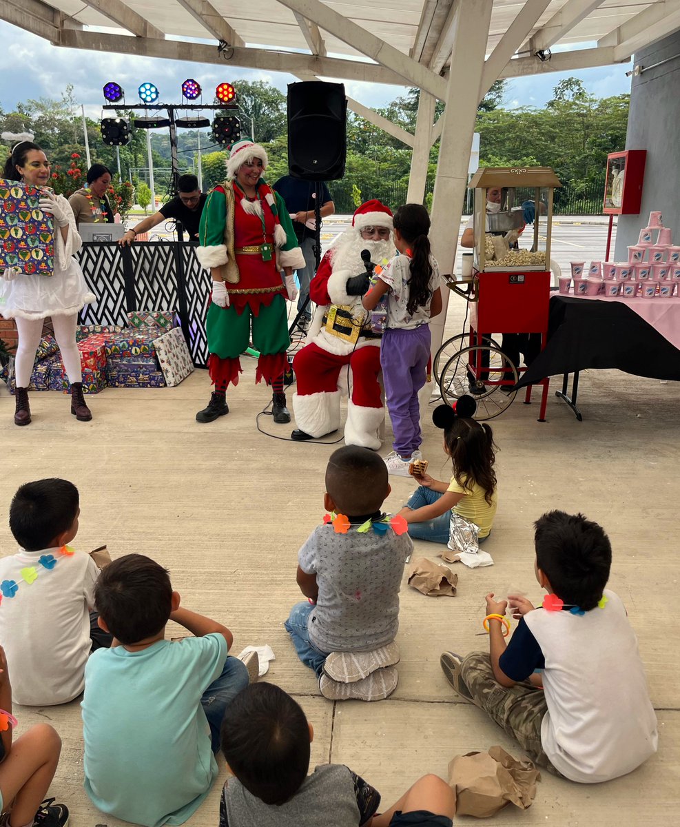 Concesion_Sisga's tweet photo. 🎄✨ Un día lleno de magia y sonrisas ✨🎄

Desde el área de Gestión Humana, junto a @comfaboy @SegurosBolivar vivimos una jornada inolvidable de integración, donde celebramos lo más valioso: nuestras familias. 🌟 https://t.co/XbmV5U5sSf