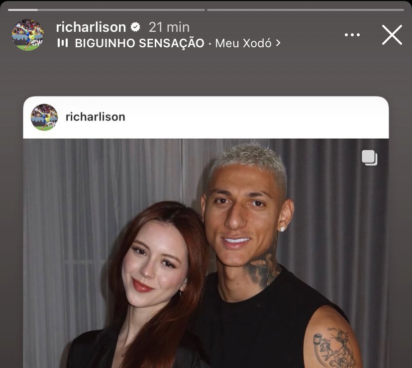 madeclin's tweet photo. a música dela e a dele KKKKKKKKKKKKKK mt bom https://t.co/6HwTsDwuEM