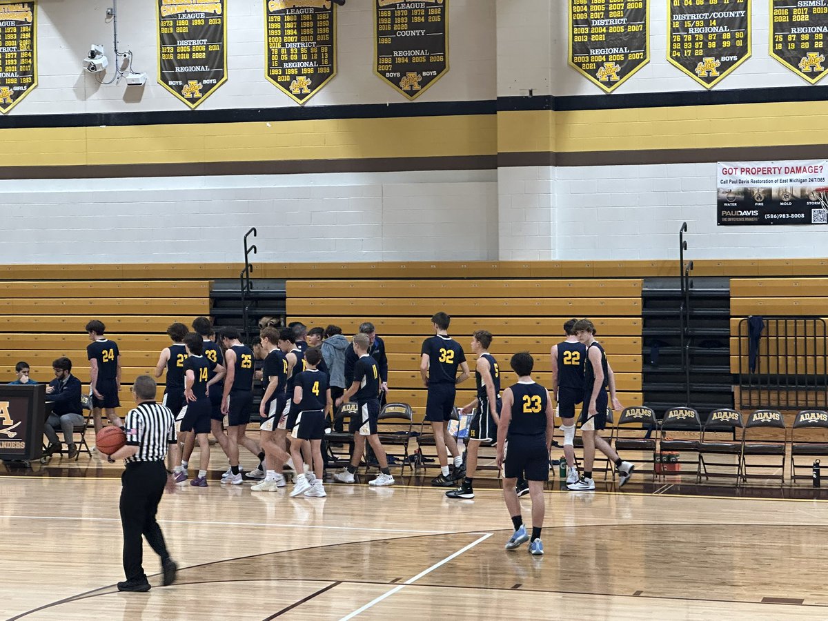 Freshman - Hartland out to a 30-25 halftime lead over the Highlanders. Triples from Winans, Fuller and Gray, and a pair of buckets from Enger.