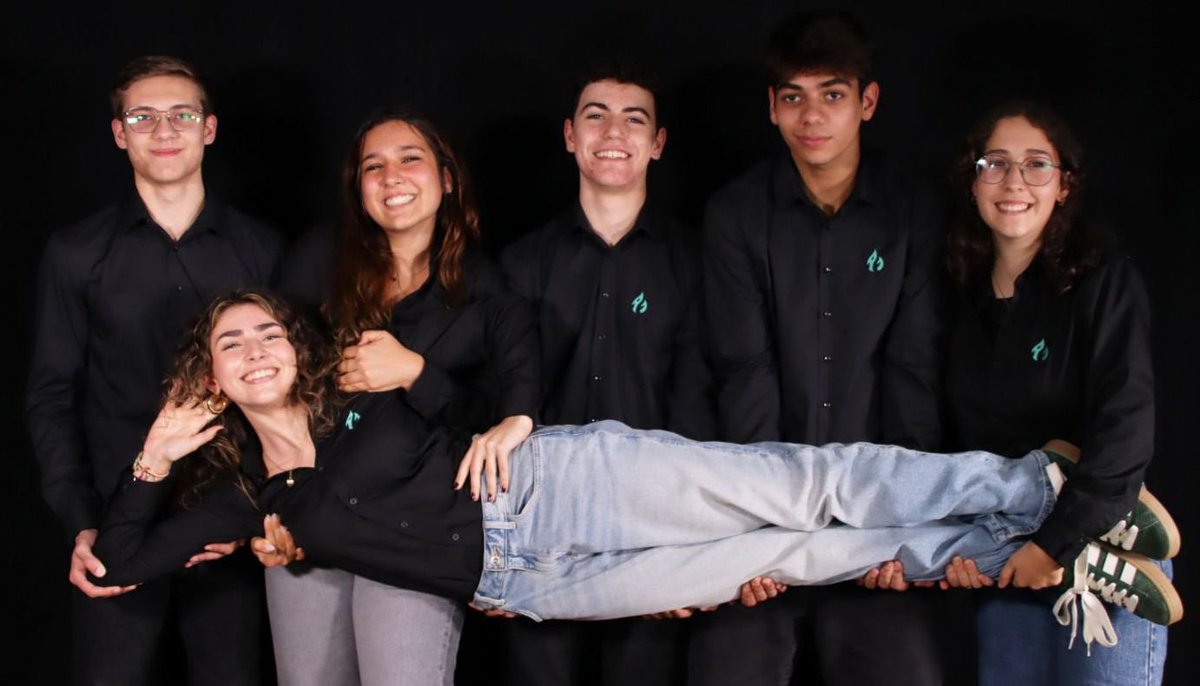 projectone_1_'s tweet image. It doesn’t matter how big the challenge is, what matters is the greatness of our union!

A special thanks to the professional curse of Audiovisuais from our school Camilo Castelo Branco for their help with our photos!

#f1 #f1inschools #penseindustria #citeve #portugal