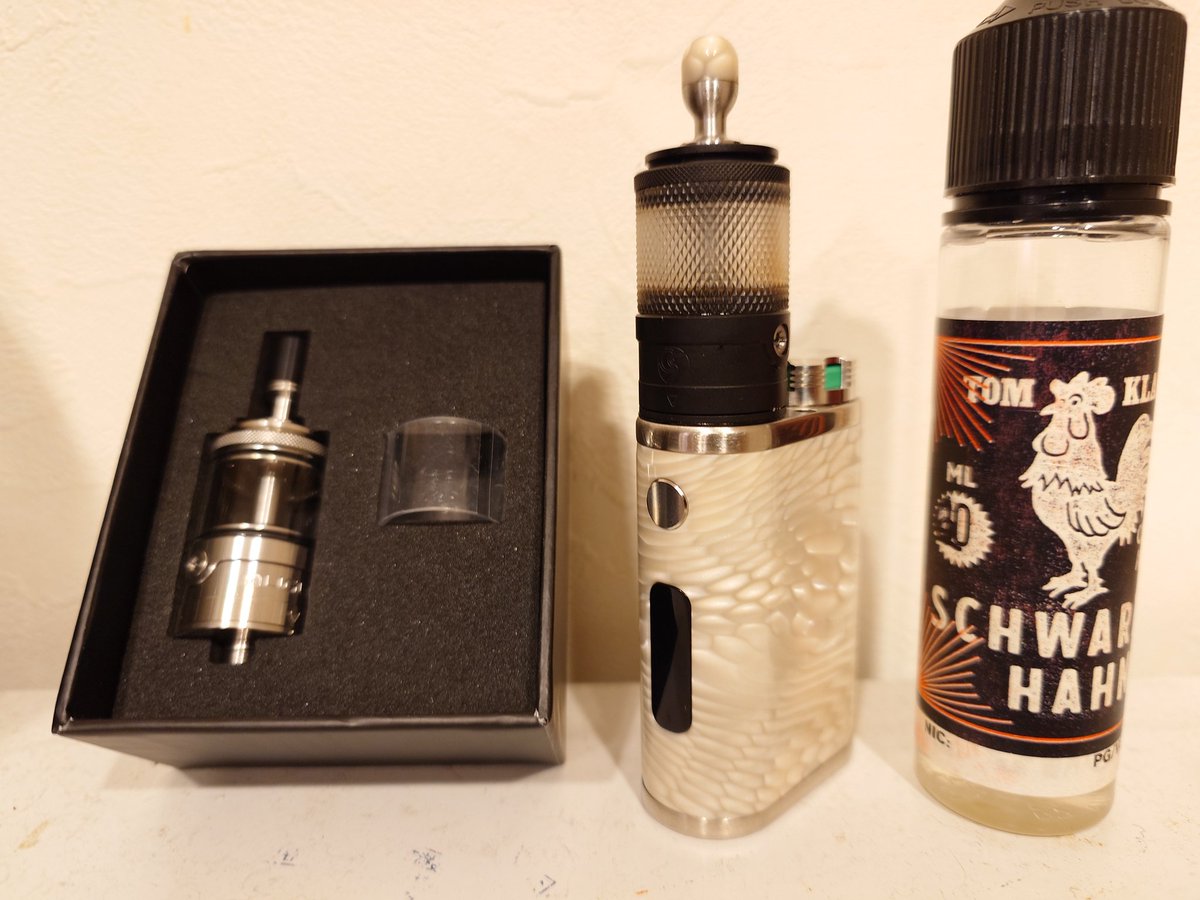 4xF5CwNd4YOyBgl's tweet photo. おはようございます☀⛅☺️👍️
朝の一服🚬✨️
★Auguse Era RTA V3( 22mm)
意外に良かったのでシルバー追加!!😅
#Auguse
#RTA
#Era https://t.co/hfbAKRSSEK